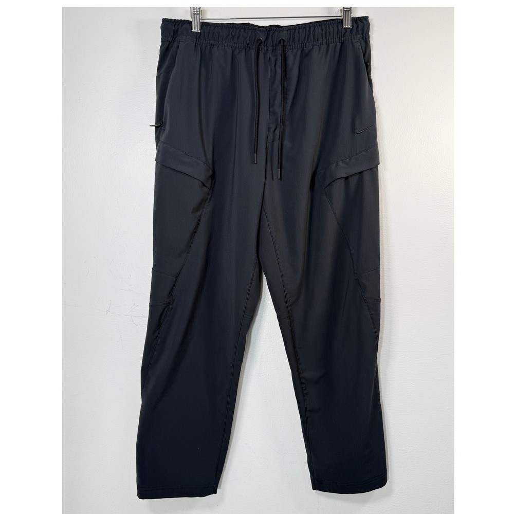 Nike Dri-FIT Men L Black Cargo Tapered Training Pants Ripstop Loungewear Sporty